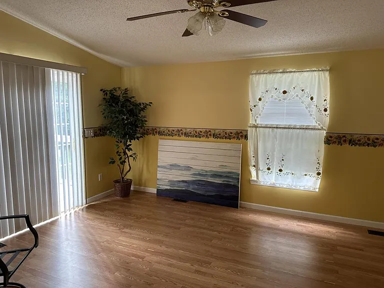 110 Poplar Dr — Photo 10