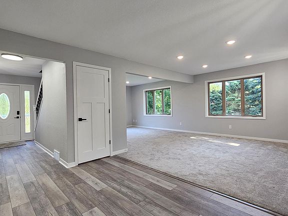 4th image of 9961 Abert Ave NE