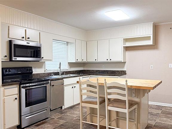 2nd image of 108 Kelly Dr