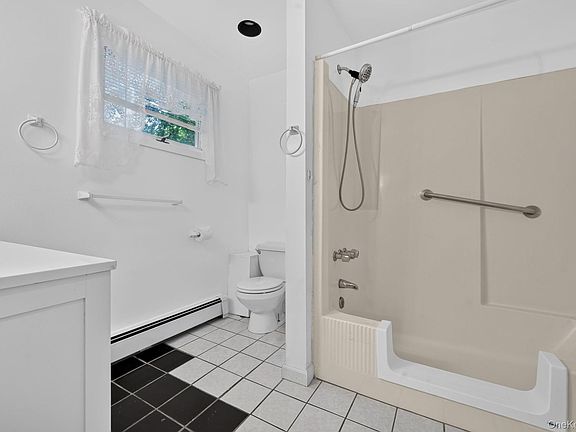 4th image of 174 Beaver Drive