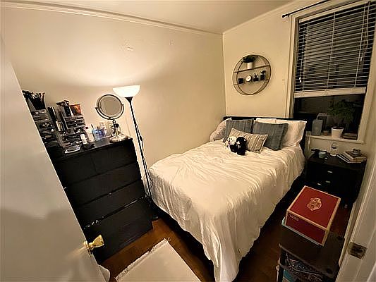 4th image of 208 E 28th St APT 4K