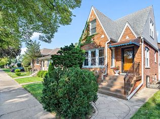 7417 Lowell Ave, Skokie, IL 60076
