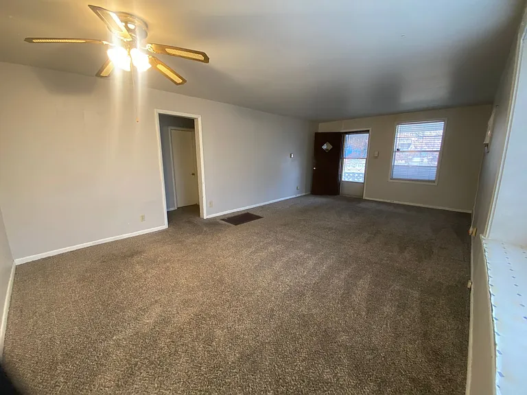 221 N Pesotum Ave — Photo 5