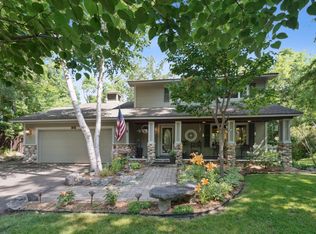 760 Bighorn Dr, Chanhassen, MN 55317