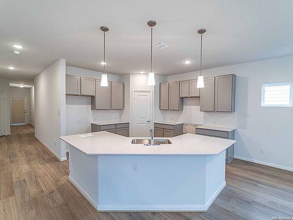 3rd image of 259 Bobwhite Way