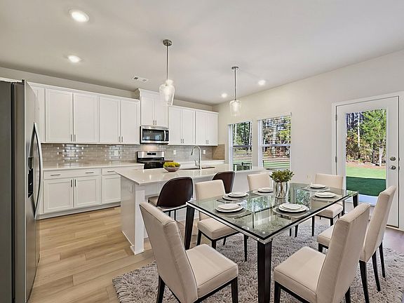The Dakota floorplan with the Finesse Linen interior package.