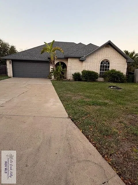 3 bed, 2.0 bath, 1395 sqft, $1,950 — Photo 1