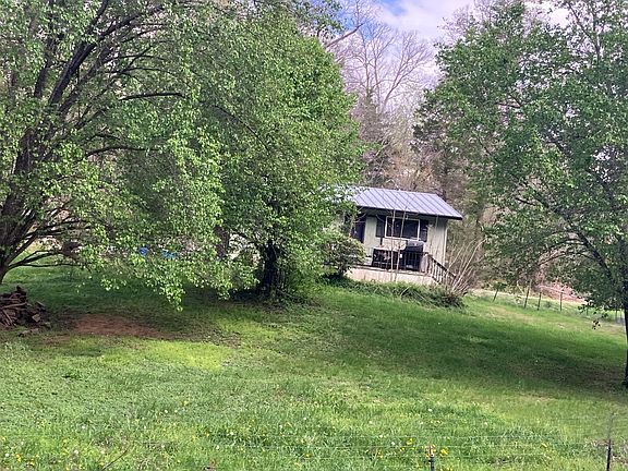 3rd image of 228 Laurel Valley Rd