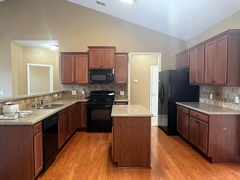 312 Hearthwood Dr — Photo 11