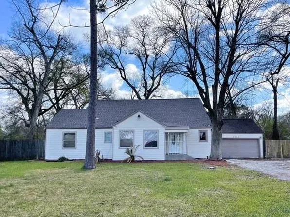 7230 Sims Dr, Houston, TX 77061