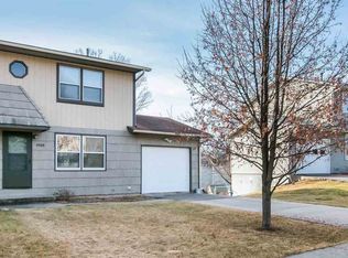 1938 N Ridge Dr, Coralville, IA 52241