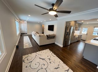 740 Cochise St, Hoffman Estates, IL 60169