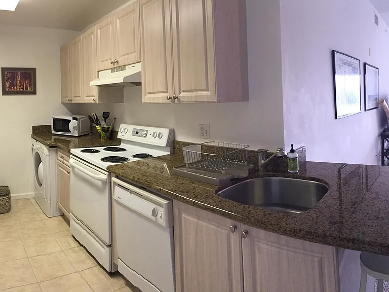 2040 Greenview Shores Blvd #221 — Photo 11