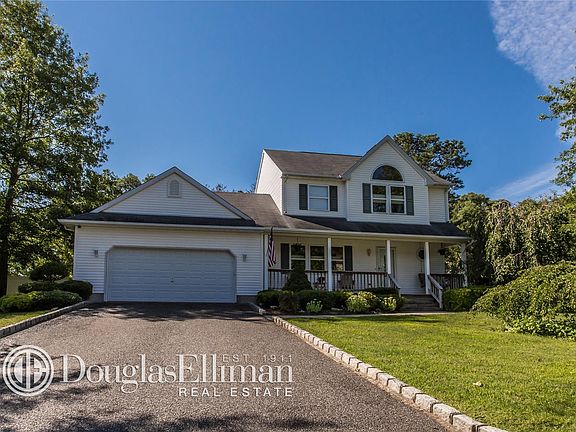 2nd image of 4 Blair Dr