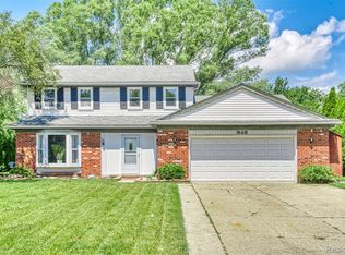 949 Homestead Ct, Rochester Hills, MI 48309