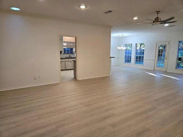 120 Hiwon Dr — Photo 9