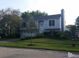 745 Lexington Ave, St Charles, IL