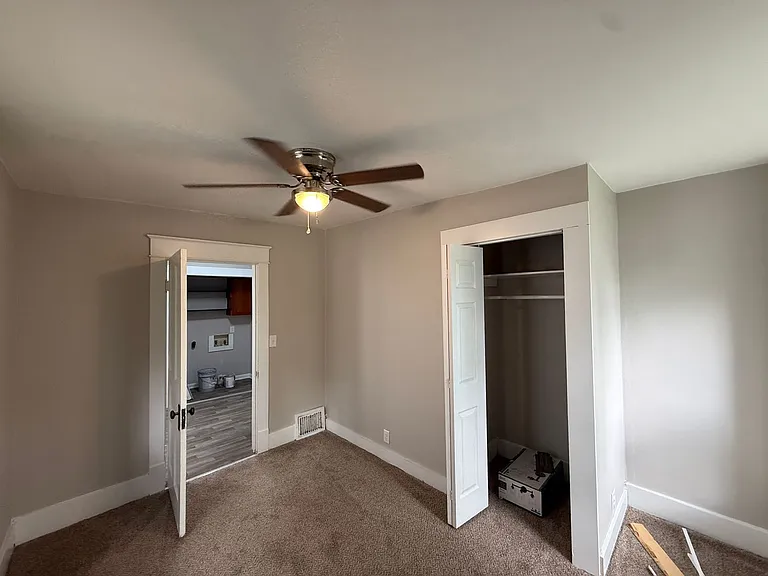 938 W Edwards St — Photo 13
