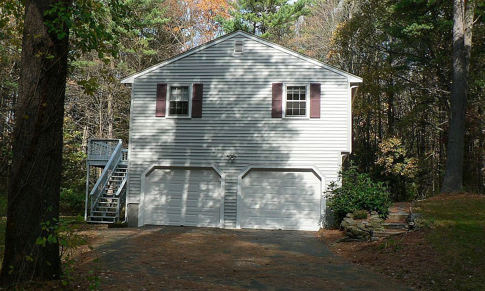 2nd image of 141 Howard St
