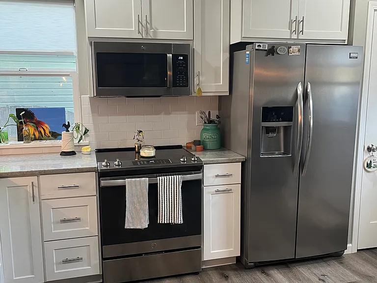 407 N Gifford Ave — Photo 3