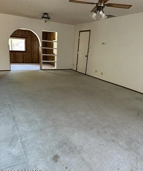 887 N Cochise Dr — Photo 2
