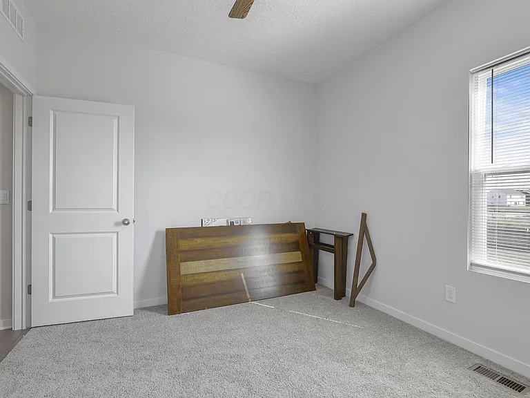 758 Leslie Dr — Photo 24