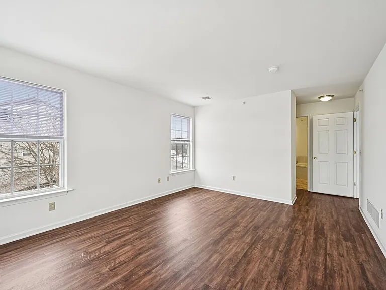 Spring Creek Apartments — Photo 201