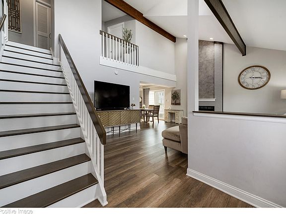 3rd image of 15531 Whitehall Ln