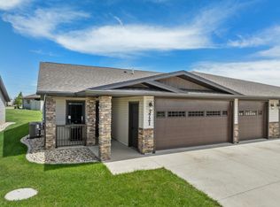 3721 White Pine Cir SE, Minot, ND 58701