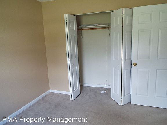 5th image of 901 W Boulevard St APT B