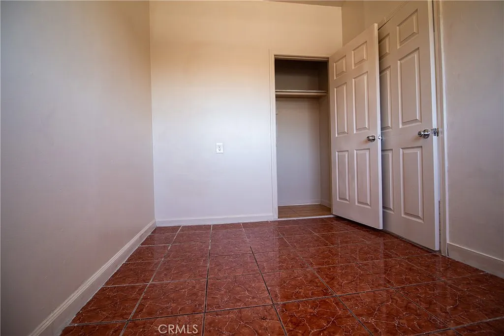 2 bed, 1000 sqft, $2,100 — Photo 3