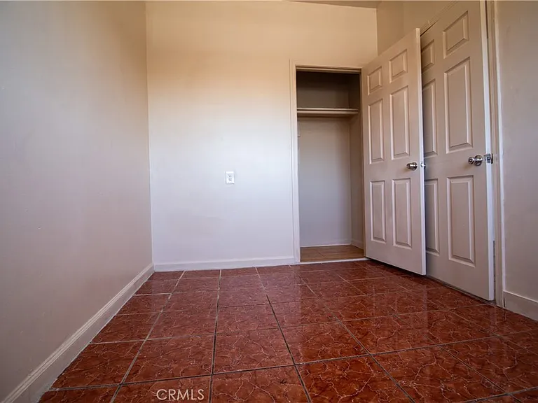4529 S Vermont Ave — Photo 3