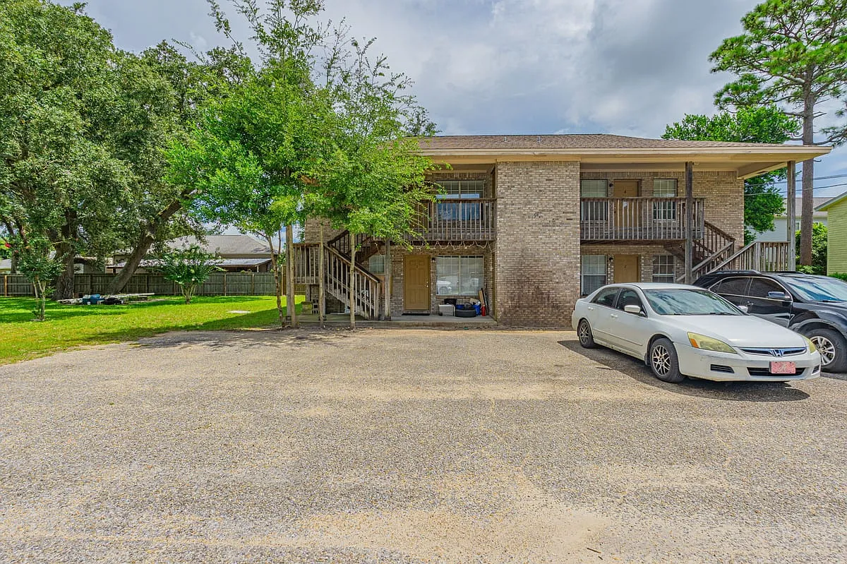 915 Canopy Lane Unit 3 — Photo 1