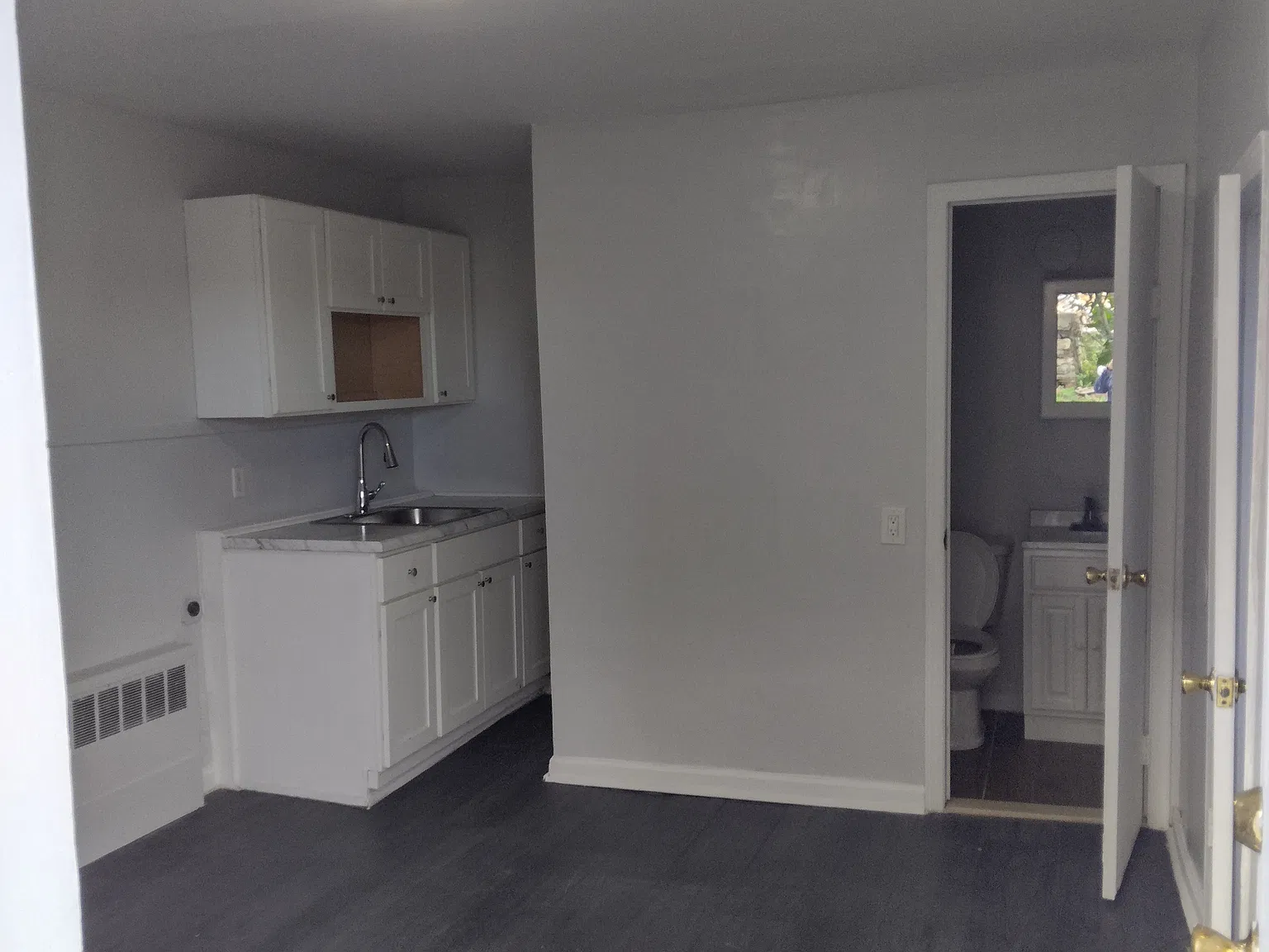 Studio, 1200 sqft, $1,800 — Photo 2