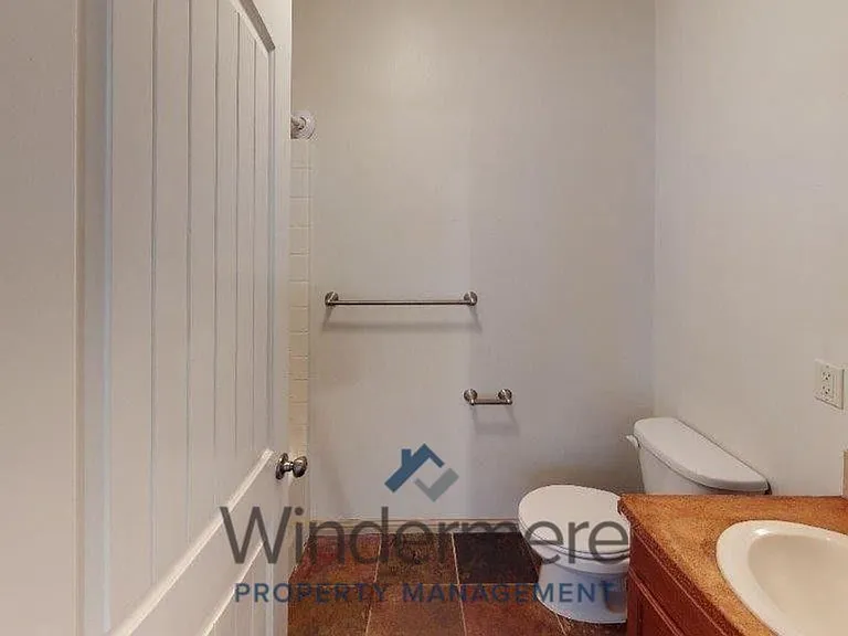 1100 S College Ave — Photo 10