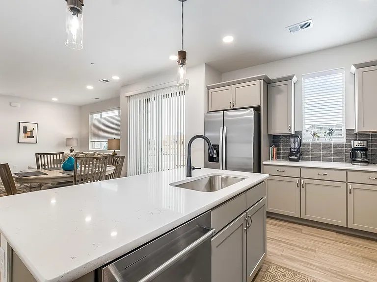 5795 Champlain Dr — Photo 14