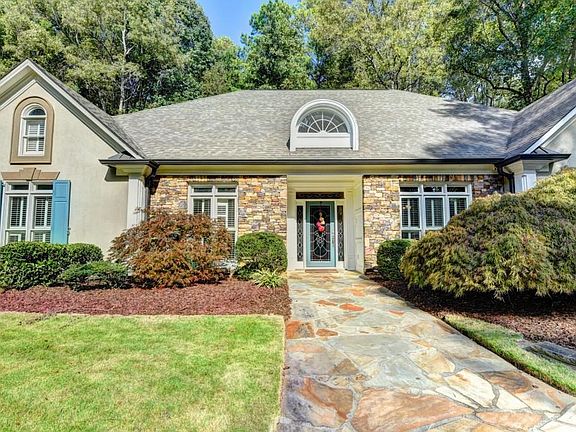 2nd image of 4440 Windsor Oaks Cir