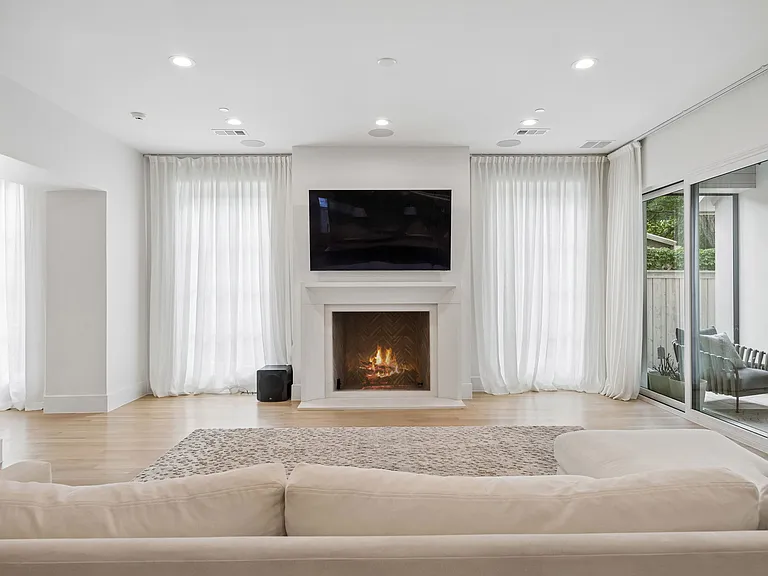 4529 Bordeaux Ave — Photo 3