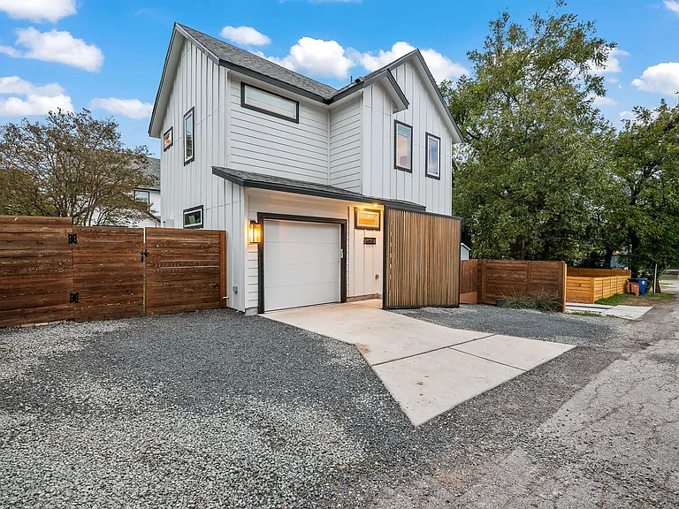 2606 Oaklawn Ave #2 — Photo 4
