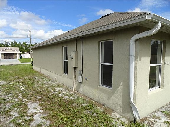 3rd image of 3087 N Covington Dr