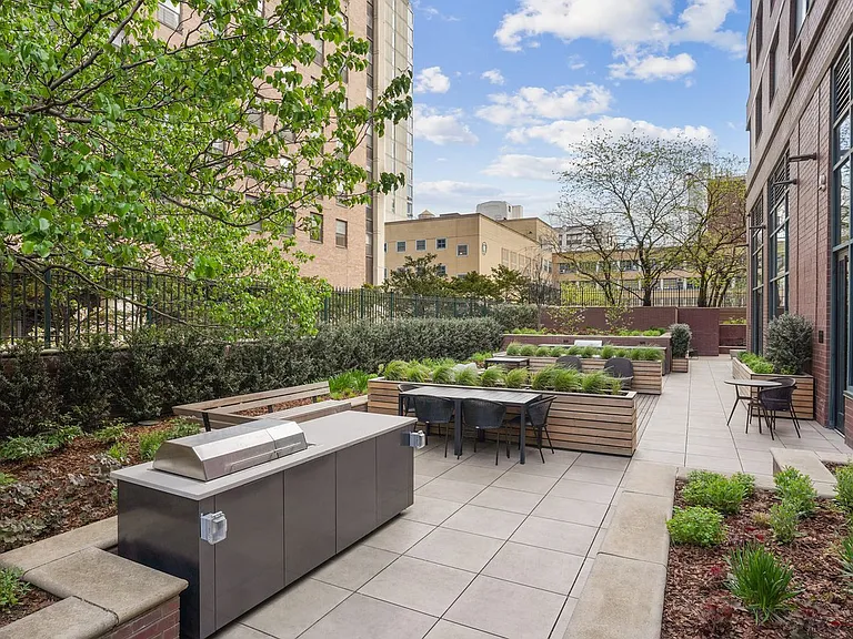 200 W 60th St #15G — Photo 26