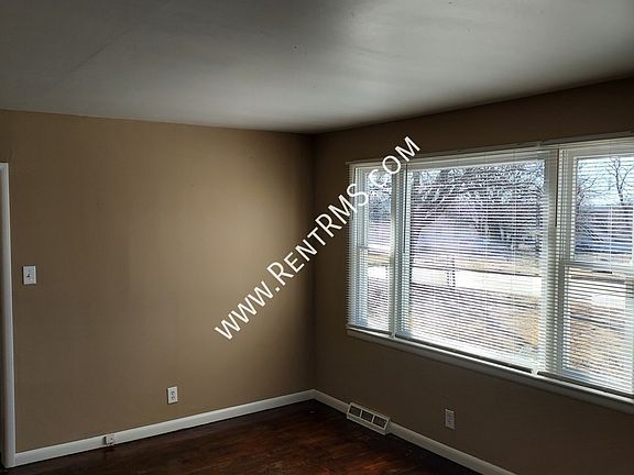 4th image of 2334 SE Massachusetts Ave