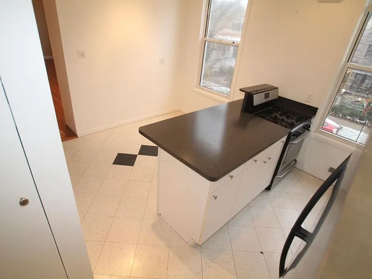 1741 W Byron St #2 — Photo 4