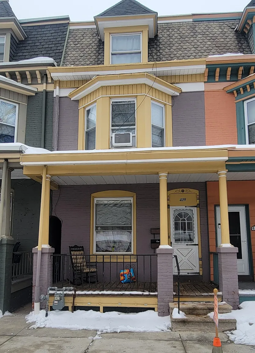 2 bed, 800 sqft, $1,550 — Photo 1