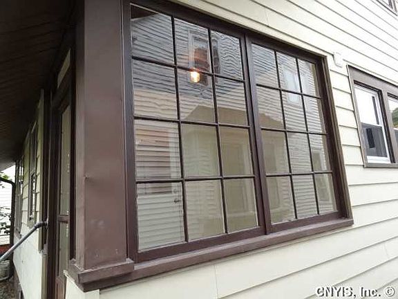 3rd image of 273 Genesee Park Dr