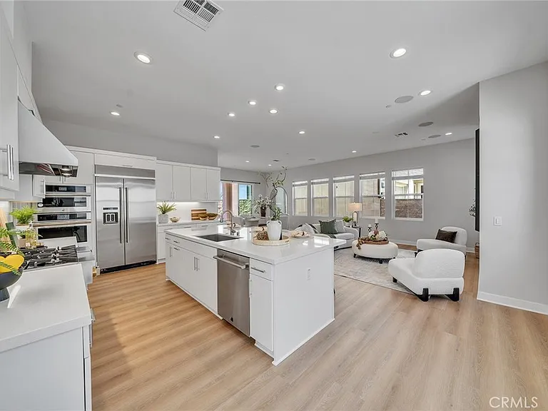 141 Edna Pkwy — Photo 14
