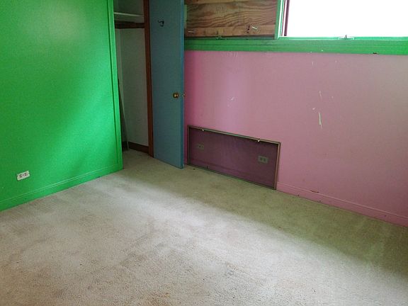 3rd image of 19 W 146th St