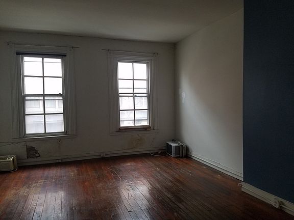 4th image of 302 Race St #1