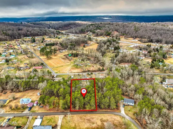 15 1st St #15, Rockwood, TN 37854