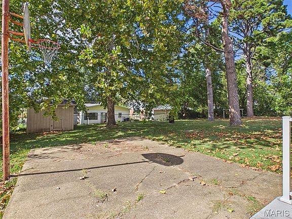 4th image of 2209 Penny St